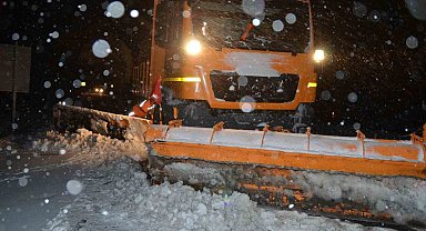 Alacabel'de yağmur kara döndü, kar kalınlığı 5 santime ulaştı