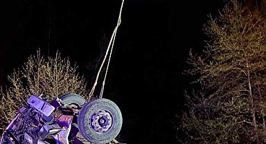 Alanya'da kamyon şarampole devrildi: 1 ölü, 1 yaralı