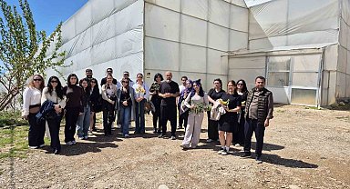 Alanya'da üniversiteli öğrencilerden tropikal bahçelere teknik gezi