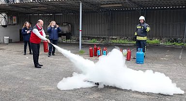 Alevlere karşı eğitim: Tarım personeli yangınla mücadeleyi sahada öğrendi