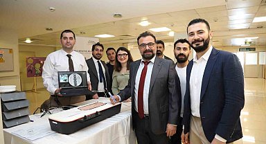 Algoloji uzmanları İzmir'de buluştu; ağrı pili uygulamasını akıllı gözlükle anlık olarak izledi