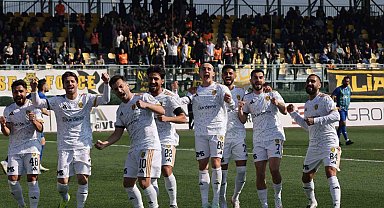 Aliağa FK, zirveye oynuyor