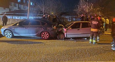 Alkollü ve ehliyetsiz sürücü dehşet saçtı: 2 yaralı