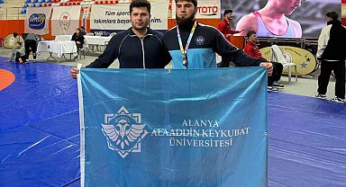 ALKÜ'lü öğrenci güreş şampiyonasından madalyayla döndü