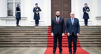 Almanya Cumhurbaşkanı Steinmeier, Suriyeli mevkidaşı eş-Şara ile görüştü
