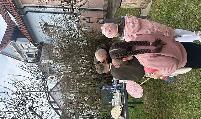 Almanya'da bayram coşkusu: Çocuklar kapı kapı gezip şeker topladı