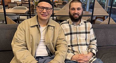 Almanya'da iki genç müslümanlığı araştırıp İslamiyeti seçtiler