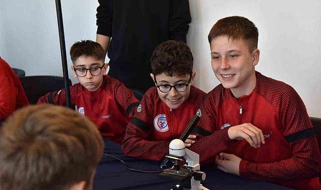 Altıeylül Belediyesporun sporcuları bilim dünyasını keşfetti
