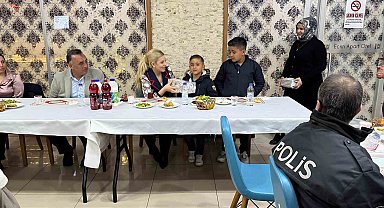Altıntaş Kaymakamı Yıldırım, çocuklarla iftar programında bir araya geldi