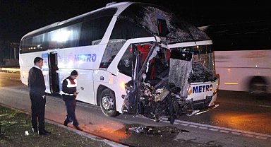 Amasya'da yolcu otobüsü ile tırın çarpıştığı kazada 11 yaralı