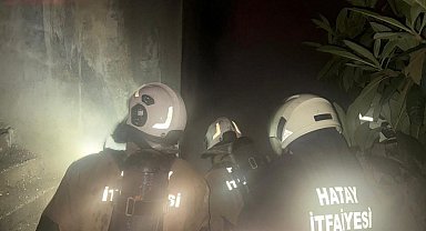 Antakya'da binanın bodrum katında yangın