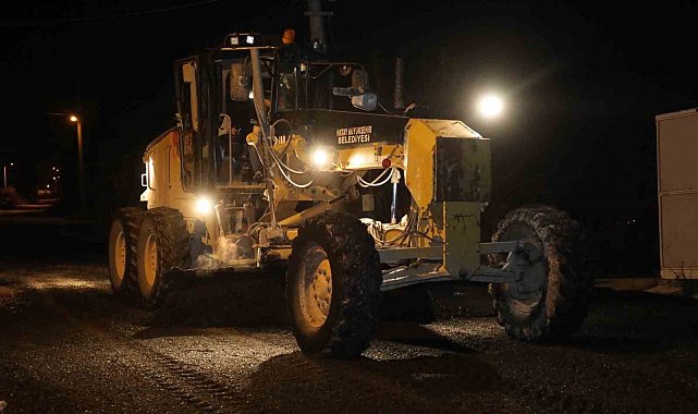 Antakya'da yol bakım ve onarım çalışmaları sürüyor