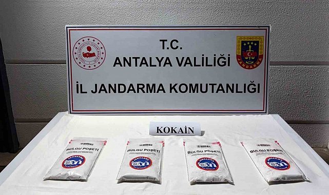 Antalya'da 1 kilo 380 gram kokain ele geçirildi, 2 şüpheli tutuklandı