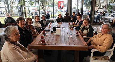 Antalya'da 57 yıllık dostlar çay bahçesinde buluştular