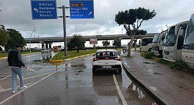 Antalya'da otomobille motosiklet çarpıştı: 2 yaralı