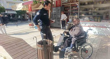 Antalya'da yaya geçidinde engelli aracına otomobilin çarpma anı kamerada