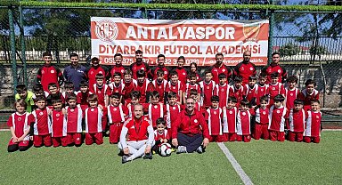 Antalyaspor Diyarbakır Futbol Akademisinden çocuklara sağlık atölyesi