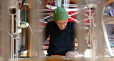 Antep kilimini yaşatmak için 80 yıldır tezgah başında