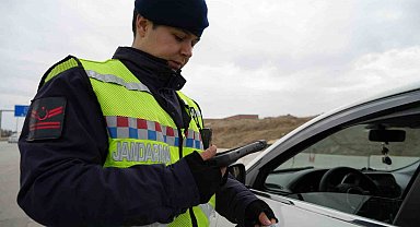 Ara tatil bayramla birleşti, sürücüler erken yola çıktı: 43 ilin geçiş noktasında denetimler artırıldı