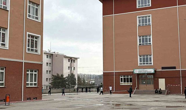 Ara tatil sona erdi, okullarda dersler yeniden başladı