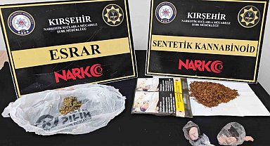 Araçta uyuşturucu ele geçirildi: 2 tutuklama