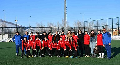 Ardahan Kura Kadın Futbol Takım'ının yeni başkanı Songül Çelik oldu