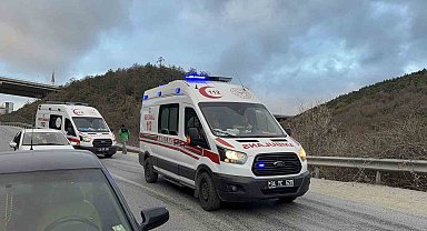 Arnavutköy'de hafif ticari araç ile hafriyat kamyonu çarpıştı: 1 ölü, 2 yaralı