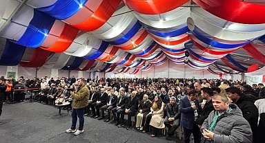 Arnavutköy'de hamsi ve horon coşkusu