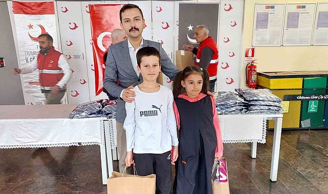 Aşkale'de bayramlaşma geleneği sürüyor