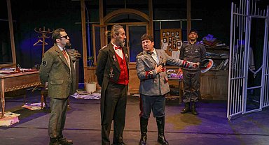 AŞT Dünya Tiyatro Günü'nü üç ayrı sahnede üç farklı oyunda kutladı