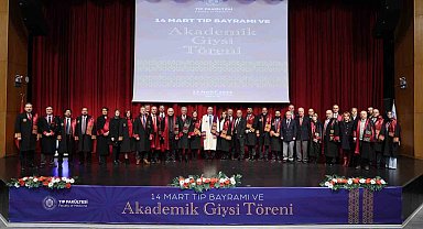 Atatürk Üniversitesinde Tıp Bayramı ve akademik giysi töreni coşkusu
