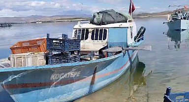 Av yasağı başladı: Balıkçılar teknelerini karaya çekti