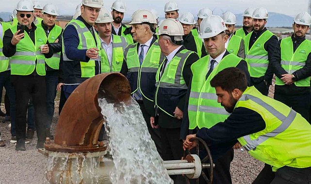 Avrupa'nın en büyük sera kümelenmelerinden biri Dikili'de yükseliyor