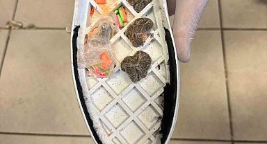 Ayakkabı tabanına zulalanmış uyuşturucu ele geçirildi