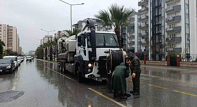 Aydın Büyükşehir Belediyesi ve ASKİ ekipleri yağışa karşı teyakkuzda