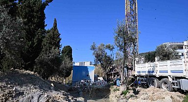 Aydın Büyükşehir, Kuşadası'nda sondaj çalışmalarını sürdürüyor