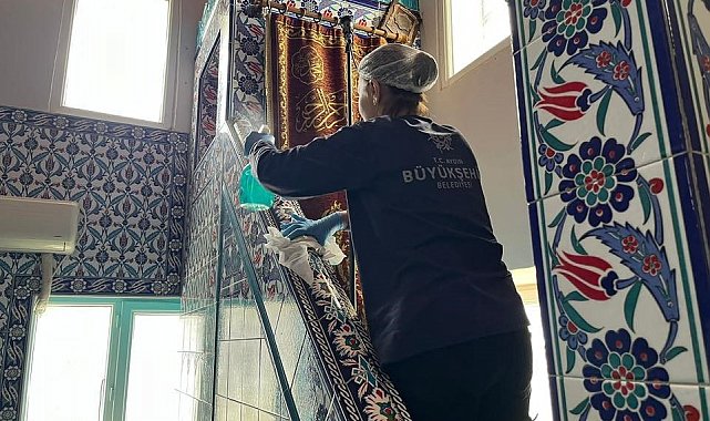 Aydın Büyükşehir'den Karacaören'de camilerde temizlik çalışması