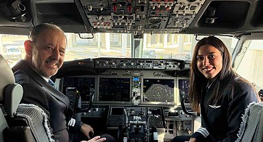 Baba ve kız aynı kokpitte: 42 yıllık pilot gökyüzüne kızıyla veda etti