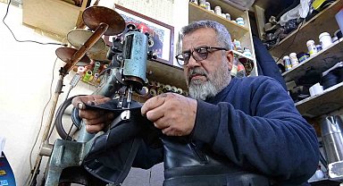 Babadan oğula ayakkabı tamirciliği