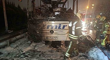 Bağcılar TEM'de yolcu otobüsü alevlere teslim oldu