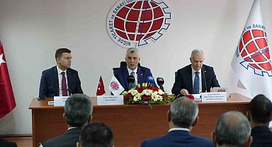 Bakan Bolat: "Kuzey ve güneyimizde mini dünya savaşı var. Türkiye bunlardan kendini korumayı başardı"