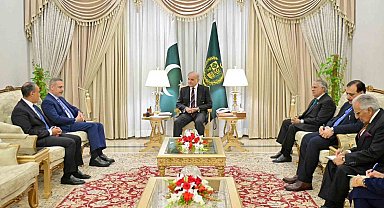 Bakan Fidan, Mısırlı mevkidaşı Abdelatty ve Pakistan Başbakanı Şerif ile bir araya geldi