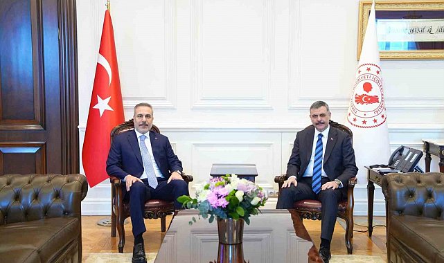 Bakan Fidan'dan Bakan Çiftçi'ye "hayırlı olsun" ziyareti