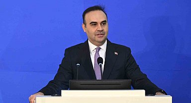 Bakan Kacır: ''Otomotiv ihracatımız 41,5 milyar dolarla rekor tazeledi''