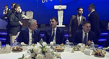 Bakan Kurum: "Devlet ve millet el ele vererek, asrın felaketini, asrın dayanışmasına dönüştüren büyük bir seferberlik başlattık"