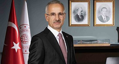 Bakan Uraloğlu: "Cuma günü Milli Elektrikli Hızlı Trenimizi raylara indirerek, test sürecini resmen başlatacağız"
