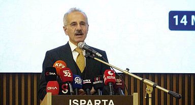 Bakan Uraloğlu: "Hürmüz Boğazı'nda Türk bayraklı gemiler için ISPS Güvenlik Seviyesi 3'e çıkardık, karayolu taşımacılarımıza güvenli güzergahlar sağladık"