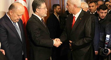 Bakan Yumaklı memleketi Kastamonu'da vatandaşlarla bayramlaştı