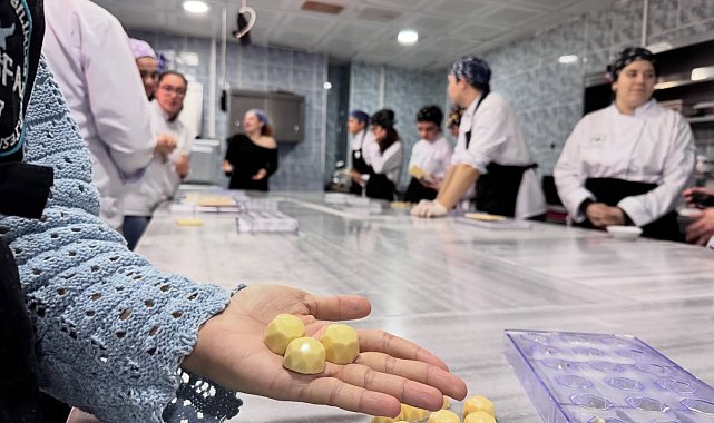 Balıkesir Üniversitesi'nde çikolata atölyesi düzenlendi