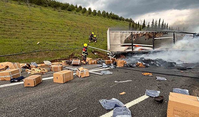 Balıkesir'de otoyolda korkutan tır yangını: 2 yaralı